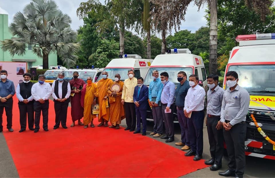 मैत्री थाई प्रोजेक्ट के माध्यम से थाईलैंड के उपासकों द्वारा 31 एम्बुलेंस का दान