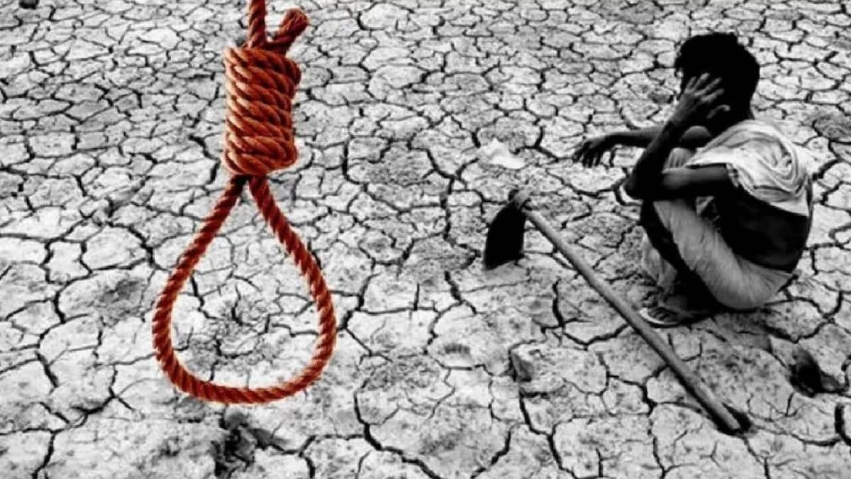 आठ महीने में १२१४ किसान आत्महत्याओ से मराठवाड़ा में फैला असंतोष , सरकार की नीतियों पर विपक्ष कर रहा सवाल