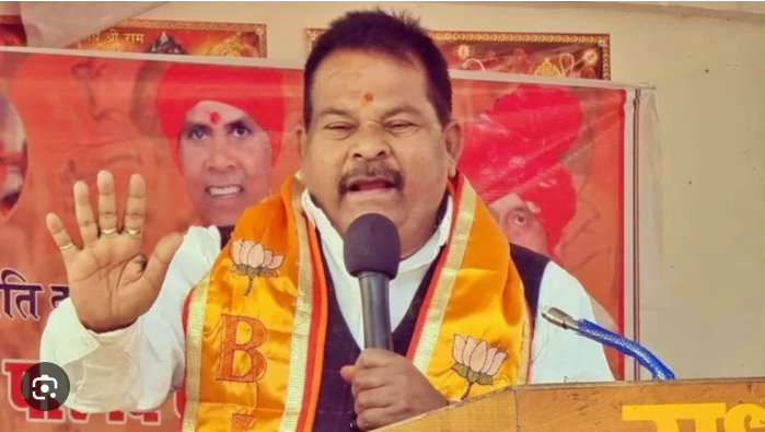 २ हिन्दू लड़कियों के बदले १० मुस्लिम लड़कियों को ब्याहने का आवाहन : यूपी में भाजपा नेता राघवेंद्र प्रताप सिंह के विवादित बयान पर बवाल