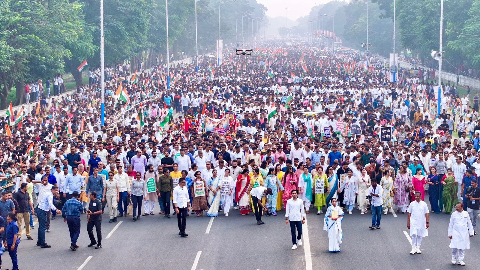 चुनाव आयोग नही ‘भाजपा आयोग’ SIR में गड़बड़ी हुई तो… तो भारत ह‍िला दूंगी’, ममता बनर्जी की धमकी