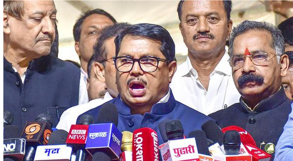 महाराष्ट्र के मंत्री ने ₹200 करोड़ की ज़मीन ₹3 करोड़ में खरीदी, वडेट्टीवार का दावा