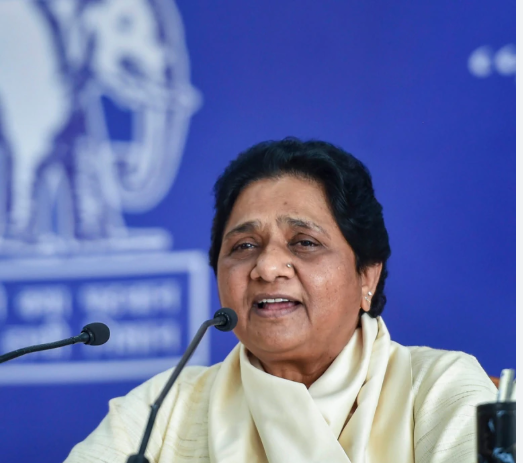 मायावती ने अगर मिला लिया इस पार्टी के साथ हाथ तो लग जाएगा अखिलेश को झटका! बसपा को मिला एक सीक्रेट ऑफर