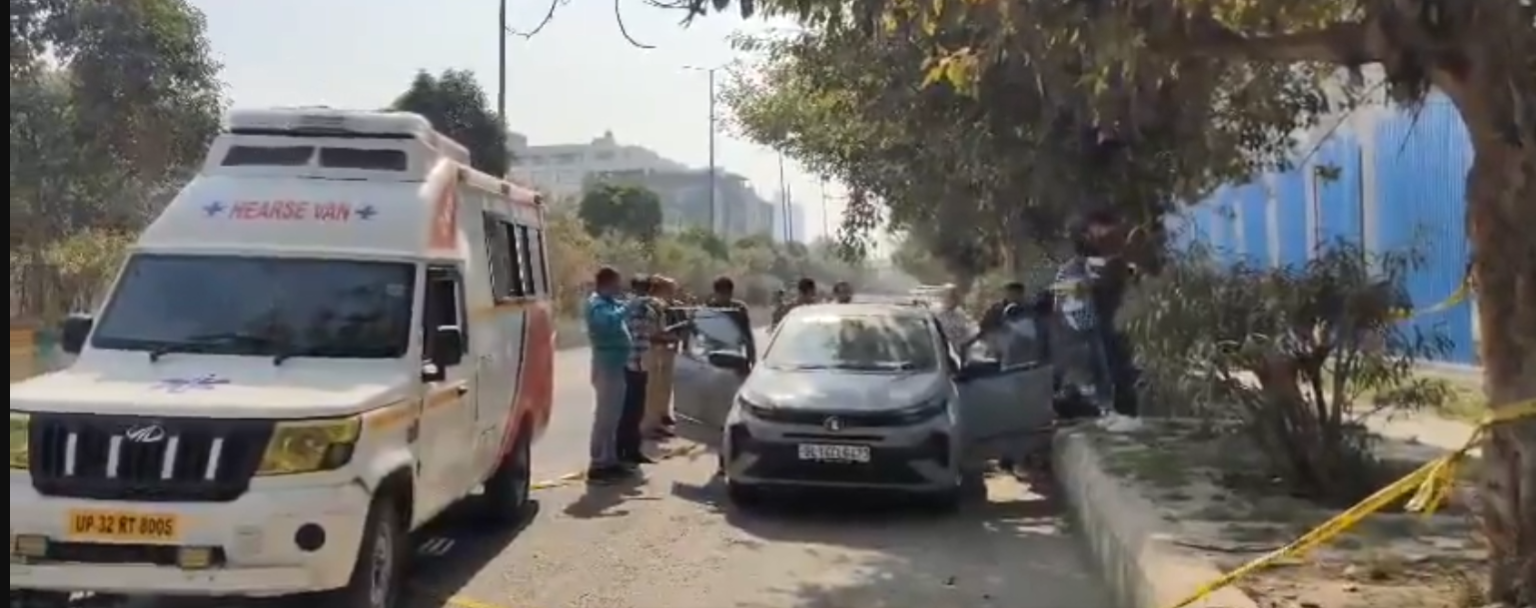 वैलेंटाइन डे के दिन सड़क किनारे कार से मिली प्रेमी-प्रेमिका की लाश, जांच में जुटी पुलिस