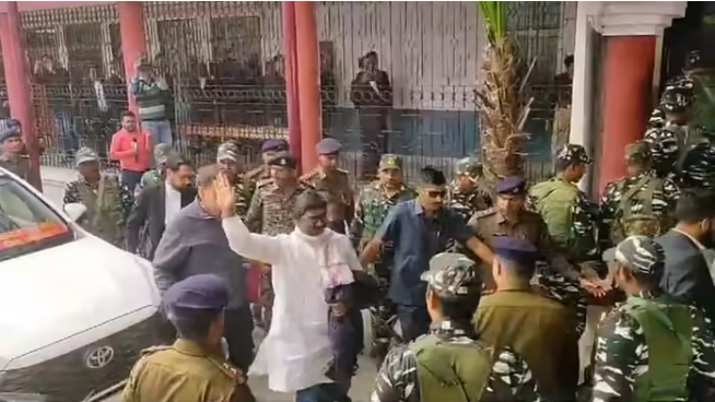 सुप्रीम कोर्ट ने लगाई हेमंत सोरेन के खिलाफ ED केस में सुनवाई पर रोक, अदालत ने जारी किया नोटिस