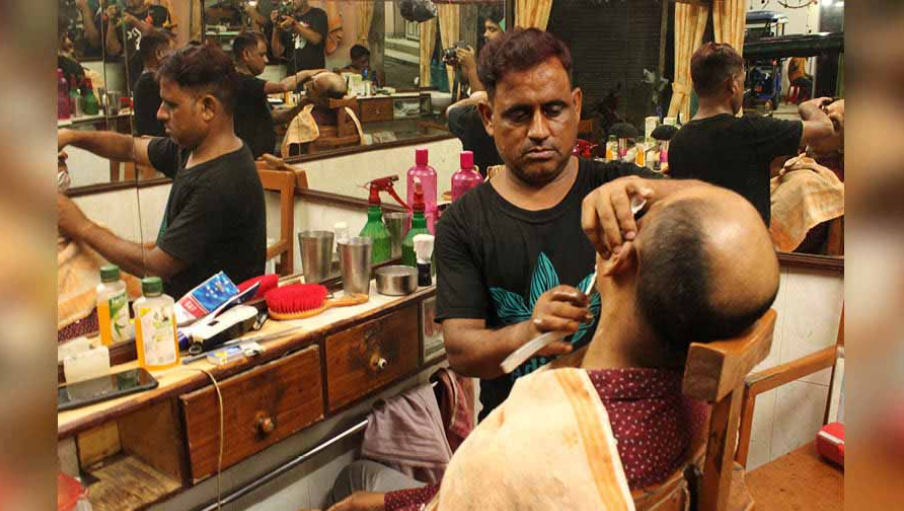 कर्नाटक: दलितों के बाल काटने से हज्जाम के इनकार के बाद सरकार ने खोला सैलून