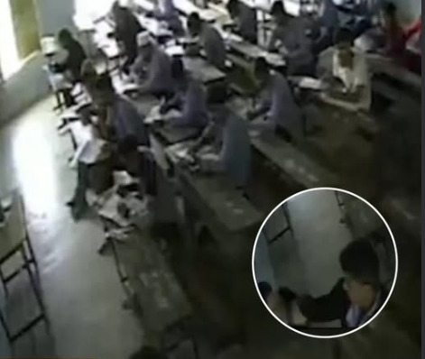 आप कौन हैं मुझसे सवाल करने वाली?’, परीक्षा में देर से आने वाले छात्र ने शिक्षिका को थप्पड़ मारा